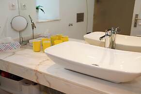 Studios with Mezzanine Rua da Moeda