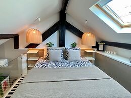 Studios with Mezzanine Rua da Moeda