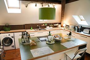 Studios with Mezzanine Rua da Moeda