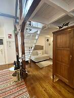 Studios with Mezzanine Rua da Moeda
