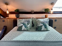 Studios with Mezzanine Rua da Moeda