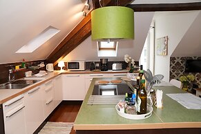 Studios with Mezzanine Rua da Moeda