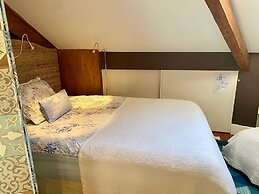 Studios with Mezzanine Rua da Moeda