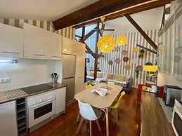 Studios with Mezzanine Rua da Moeda