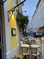 Studios with Mezzanine Rua da Moeda