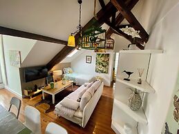 Studios with Mezzanine Rua da Moeda