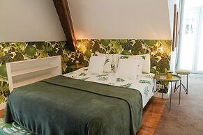 Studios with Mezzanine Rua da Moeda