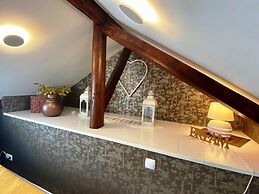 Studios with Mezzanine Rua da Moeda