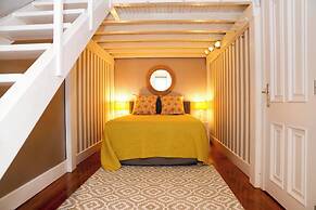 Studios with Mezzanine Rua da Moeda