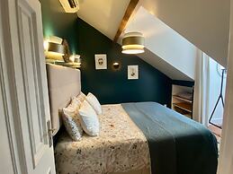 Studios with Mezzanine Rua da Moeda