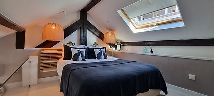 Studios with Mezzanine Rua da Moeda