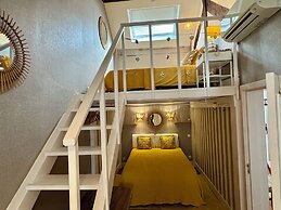 Studios with Mezzanine Rua da Moeda