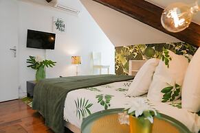 Studios with Mezzanine Rua da Moeda