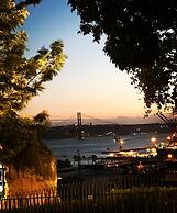 Studios with Mezzanine Rua da Moeda