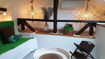 Studios with Mezzanine Rua da Moeda