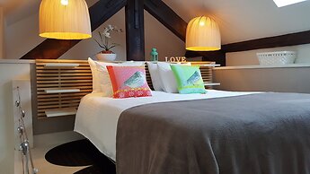 Studios with Mezzanine Rua da Moeda