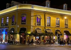 Studios with Mezzanine Rua da Moeda