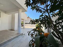 Spacious Chic Residence