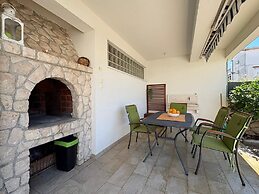 Spacious Chic Residence