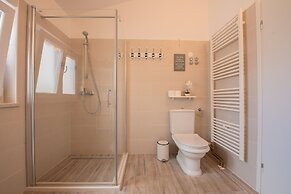 Spacious Chic Residence