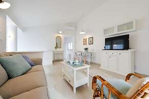 Spacious Chic Residence