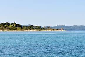 Spacious Chic Residence