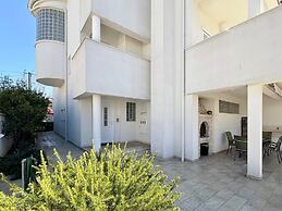 Spacious Chic Residence