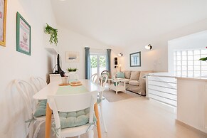 Spacious Chic Residence