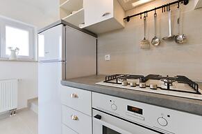 Spacious Chic Residence