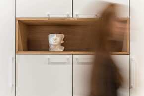 Central C&P Minimal Apartment