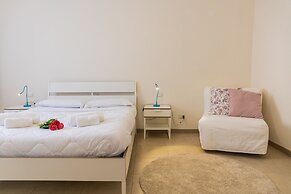 Large Filippini residence a few meters from the Arena