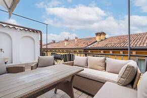 Large Filippini residence a few meters from the Arena