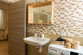 Large Filippini residence a few meters from the Arena