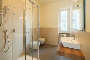 Large Filippini residence a few meters from the Arena