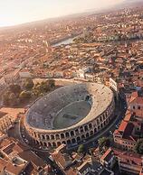 Large Filippini residence a few meters from the Arena