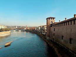 Large Filippini residence a few meters from the Arena