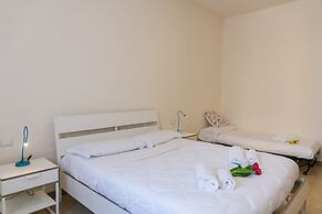 Large Filippini residence a few meters from the Arena