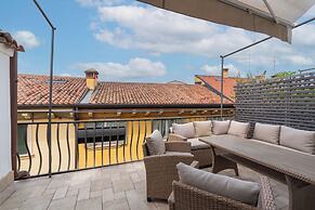 Large Filippini residence a few meters from the Arena