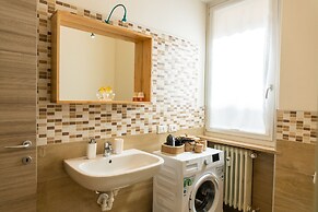 Large Filippini residence a few meters from the Arena