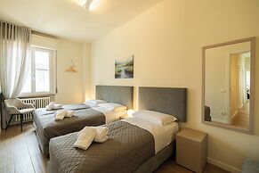 Large Filippini residence a few meters from the Arena