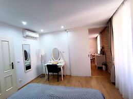 Rialto Luxury Apartment