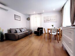 Rialto Luxury Apartment