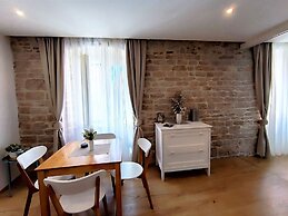 Rialto Luxury Apartment