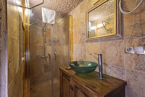 Royal Cave Hotel