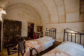 Royal Cave Hotel