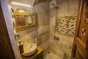 Royal Cave Hotel