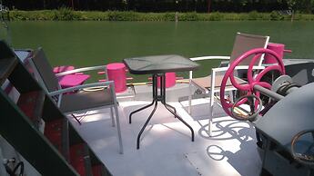 Péniche le Défi