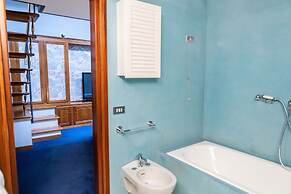 Prestigious Residence Brà with a turret overlooking Verona