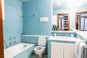 Prestigious Residence Brà with a turret overlooking Verona