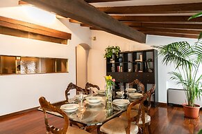 Prestigious Residence Brà with a turret overlooking Verona